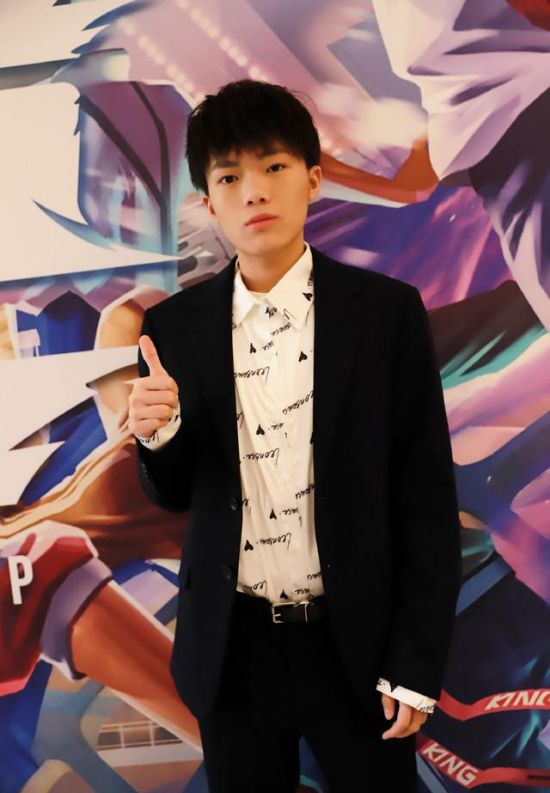 2025电竞世界杯DOTA2冠军揭晓Spirit战队荣获桂冠