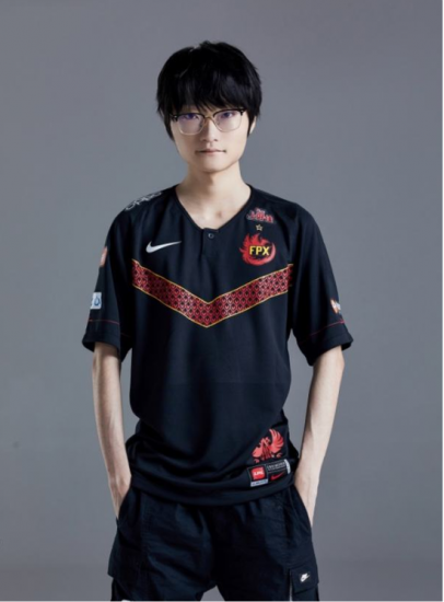 中国战队在DOTA2国际邀请赛中夺得亚军 明年全球总决赛回归中国